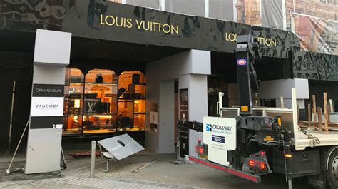 louis vuitton leeds contact number.